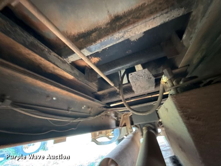 image for item FC4382 1989 Chevrolet C7 dump truck