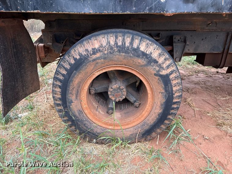 image for item FC4382 1989 Chevrolet C7 dump truck