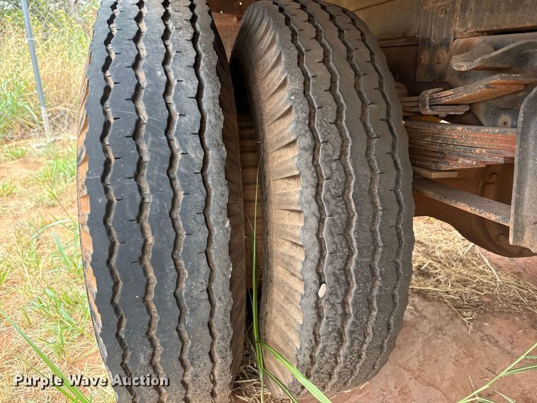 image for item FC4382 1989 Chevrolet C7 dump truck