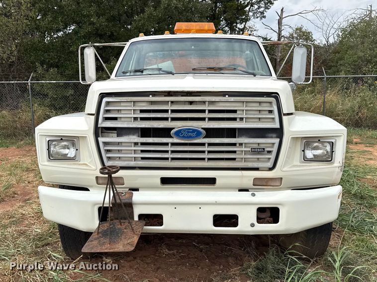 image for item FC4383 1987 Ford F800 pothole patcher truck