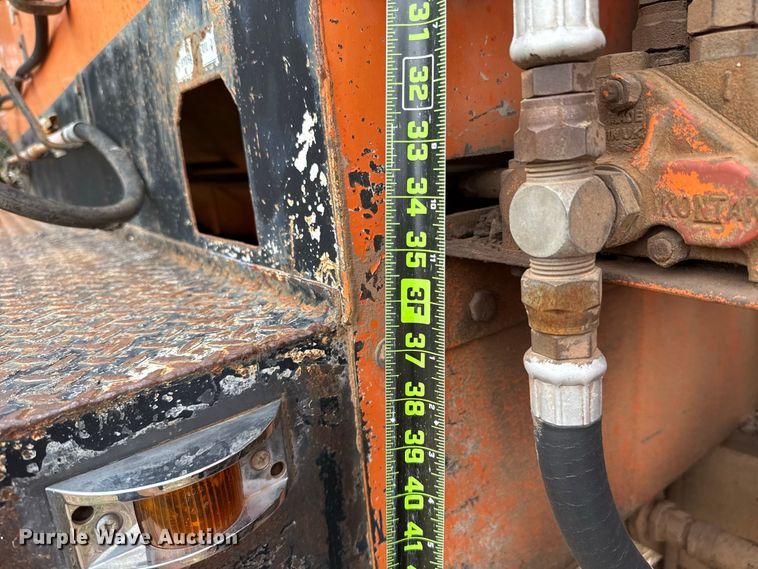 image for item FC4383 1987 Ford F800 pothole patcher truck