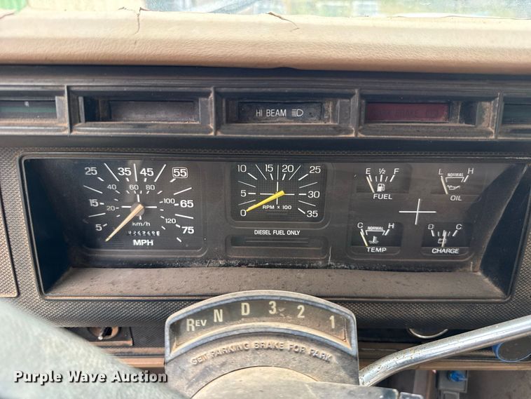 image for item FC4383 1987 Ford F800 pothole patcher truck