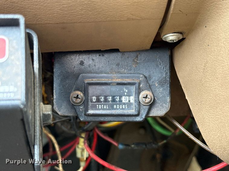 image for item FC4383 1987 Ford F800 pothole patcher truck