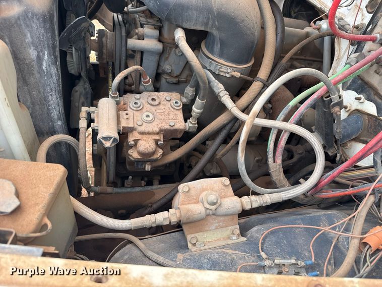 image for item FC4383 1987 Ford F800 pothole patcher truck