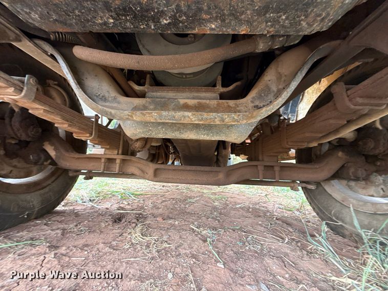 image for item FC4383 1987 Ford F800 pothole patcher truck