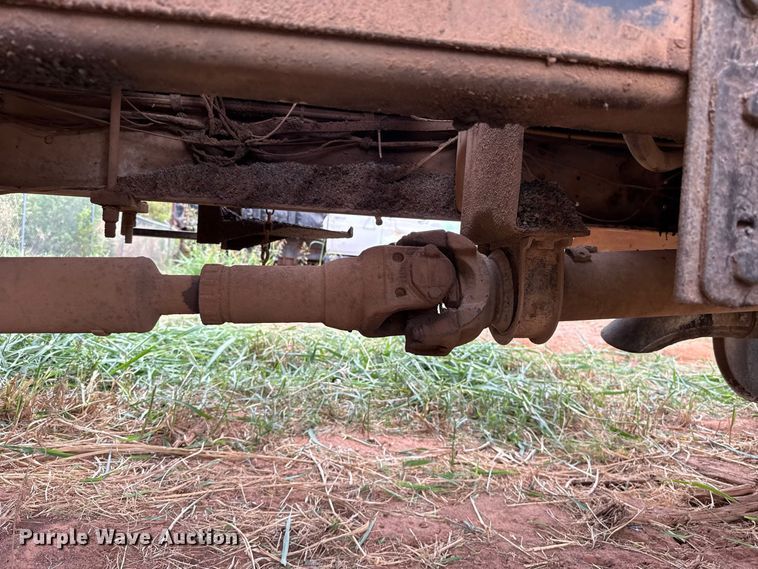 image for item FC4383 1987 Ford F800 pothole patcher truck