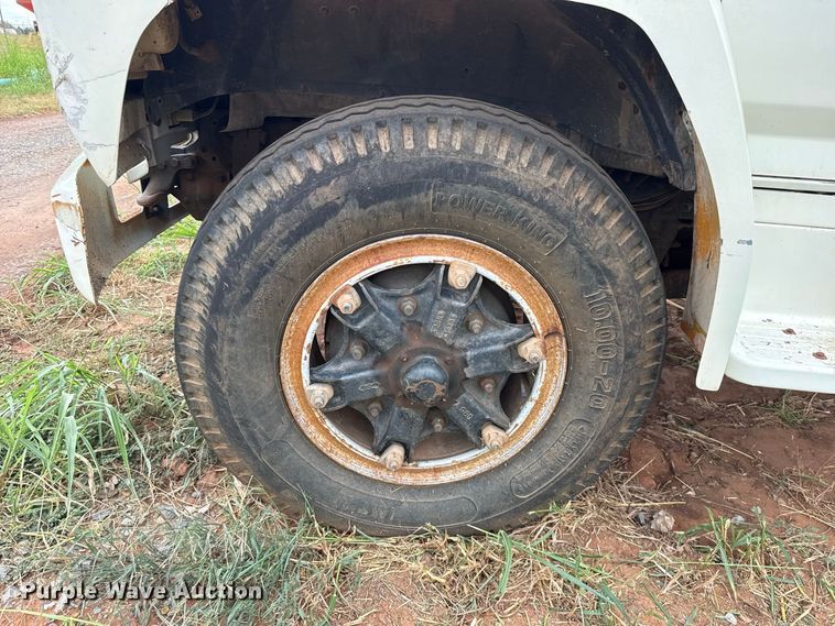 image for item FC4383 1987 Ford F800 pothole patcher truck
