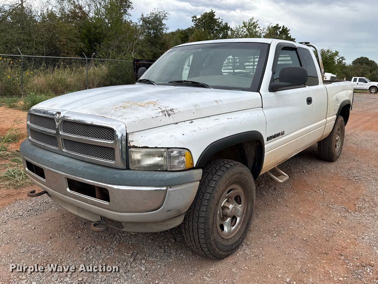 2001 Dodge Ram 1500 Ext. Cab pickup truck
