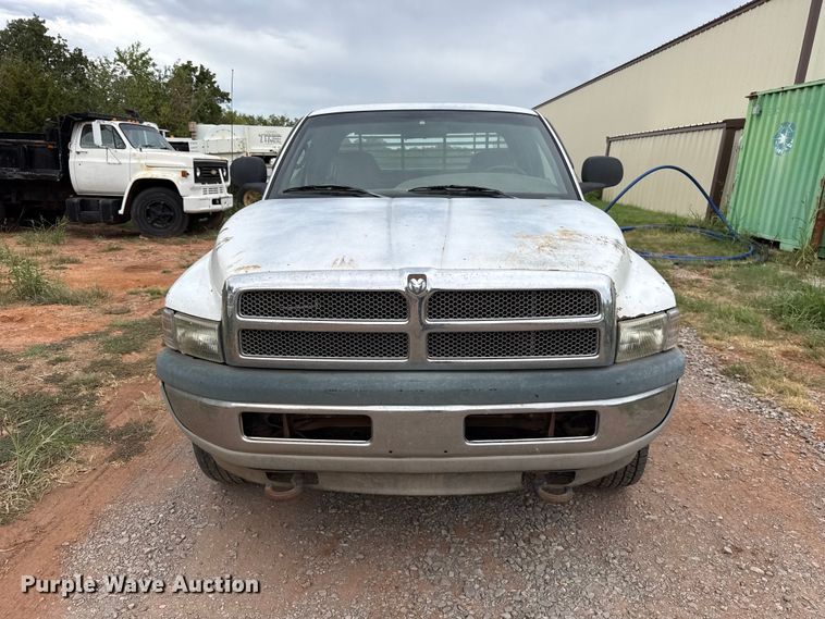 image for item FC4385 2001 Dodge Ram 1500 Ext. Cab pickup truck
