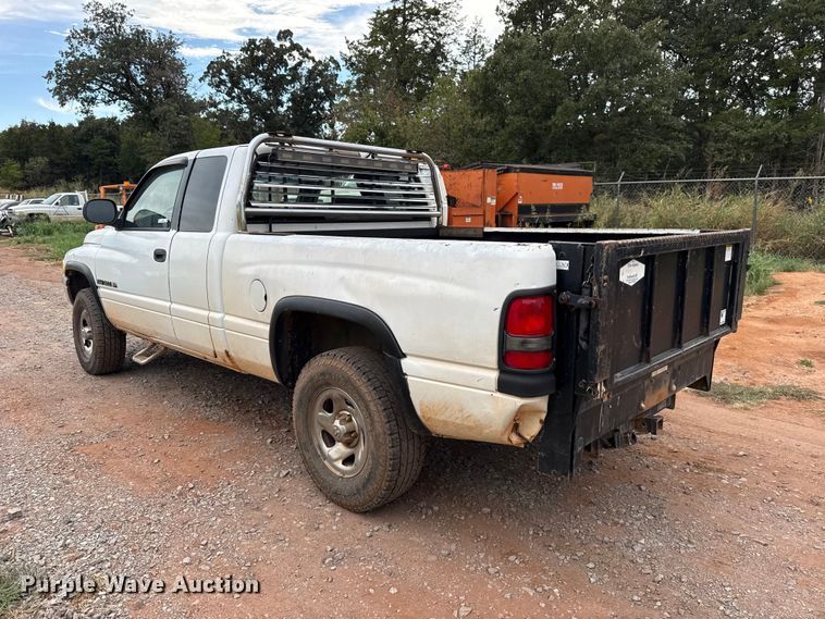 image for item FC4385 2001 Dodge Ram 1500 Ext. Cab pickup truck