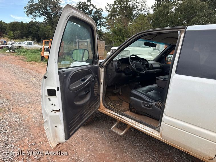 image for item FC4385 2001 Dodge Ram 1500 Ext. Cab pickup truck