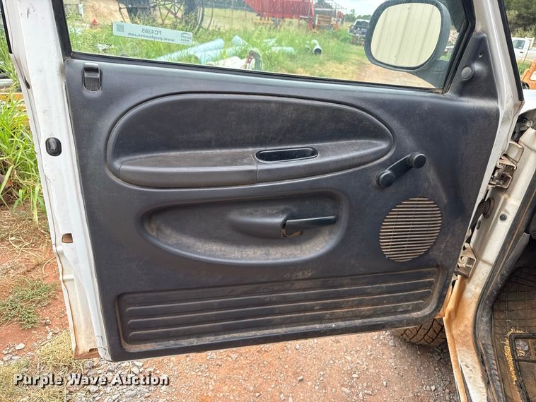 image for item FC4385 2001 Dodge Ram 1500 Ext. Cab pickup truck