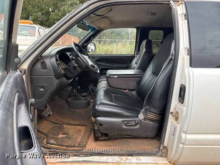 image for item FC4385 2001 Dodge Ram 1500 Ext. Cab pickup truck