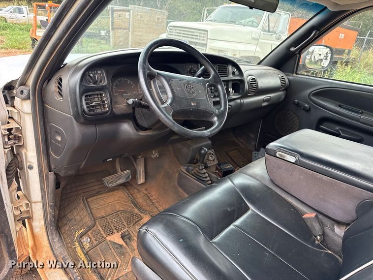 image for item FC4385 2001 Dodge Ram 1500 Ext. Cab pickup truck