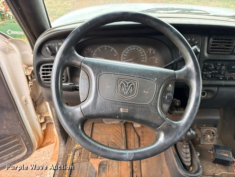 image for item FC4385 2001 Dodge Ram 1500 Ext. Cab pickup truck