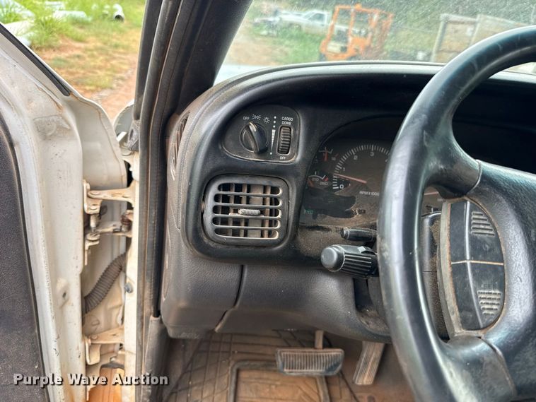 image for item FC4385 2001 Dodge Ram 1500 Ext. Cab pickup truck