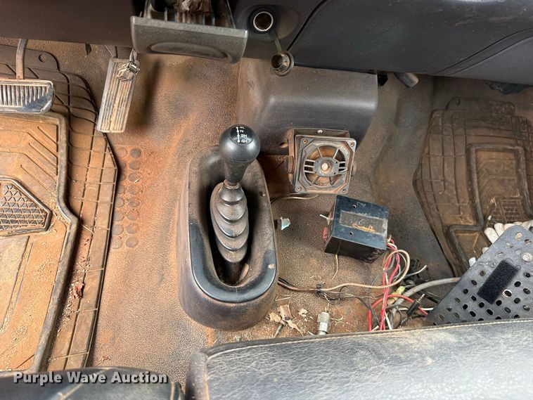 image for item FC4385 2001 Dodge Ram 1500 Ext. Cab pickup truck