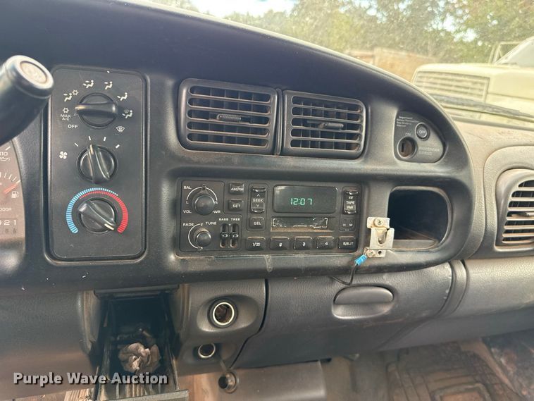 image for item FC4385 2001 Dodge Ram 1500 Ext. Cab pickup truck