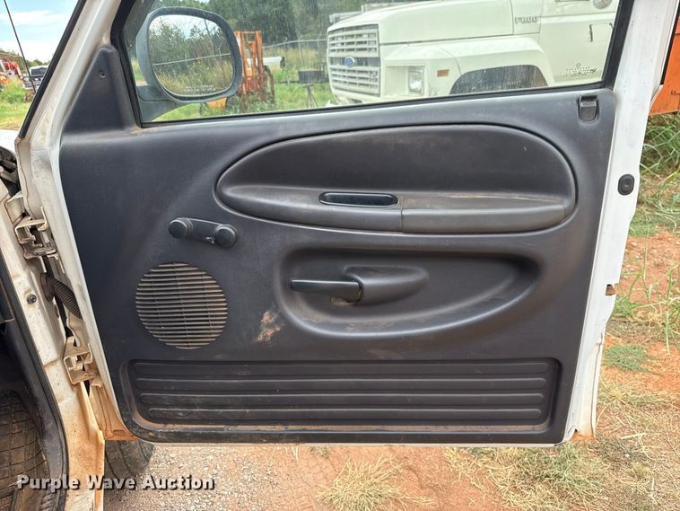 image for item FC4385 2001 Dodge Ram 1500 Ext. Cab pickup truck