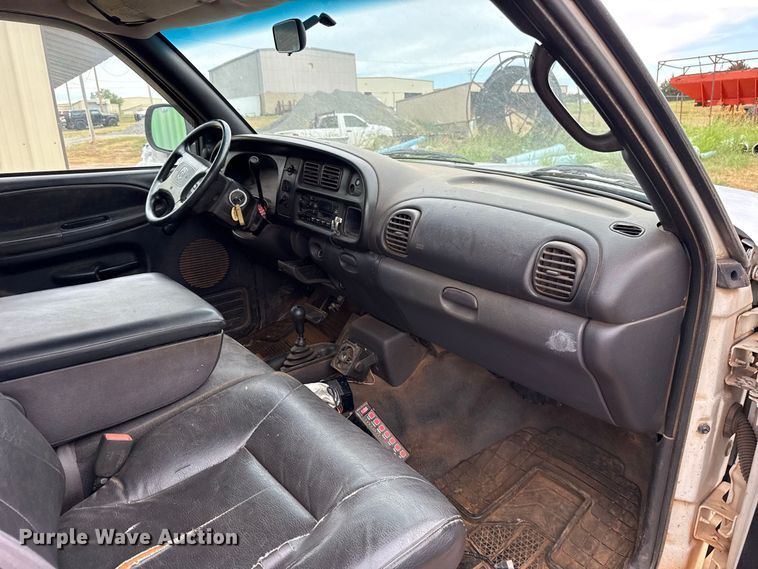image for item FC4385 2001 Dodge Ram 1500 Ext. Cab pickup truck
