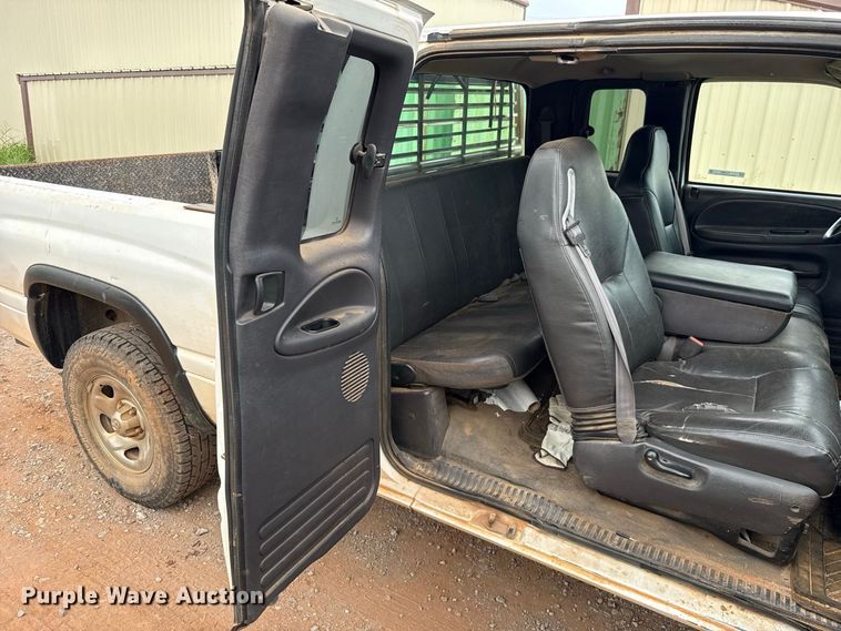 image for item FC4385 2001 Dodge Ram 1500 Ext. Cab pickup truck