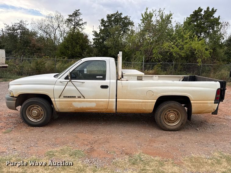 image for item FC4386 1999 Dodge Ram 2500 pickup truck