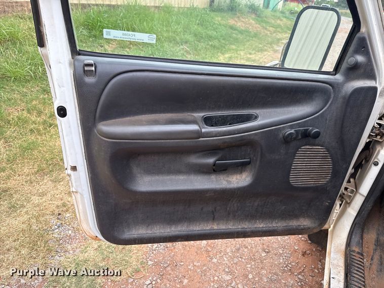 image for item FC4386 1999 Dodge Ram 2500 pickup truck