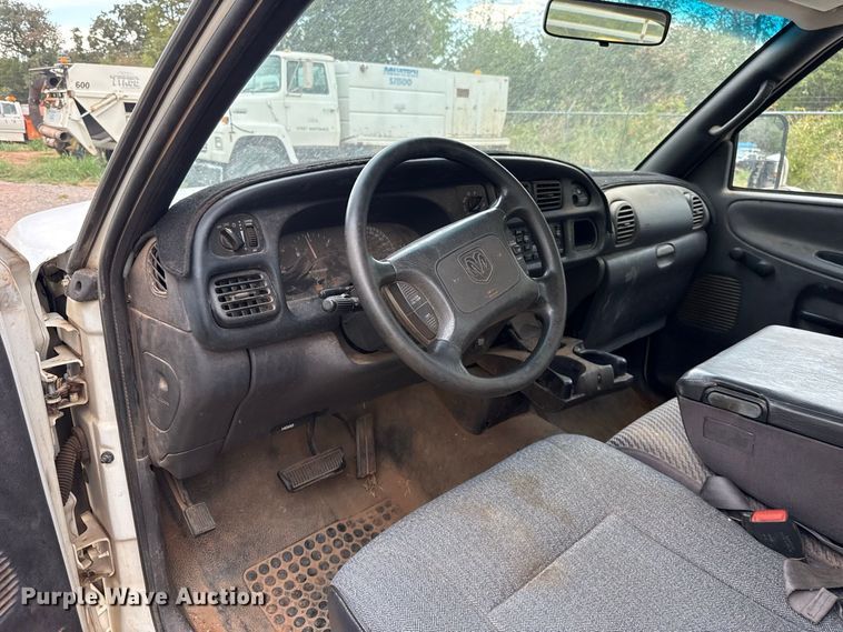 image for item FC4386 1999 Dodge Ram 2500 pickup truck