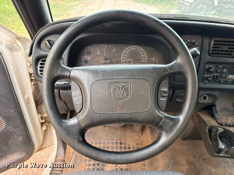 image for item FC4386 1999 Dodge Ram 2500 pickup truck