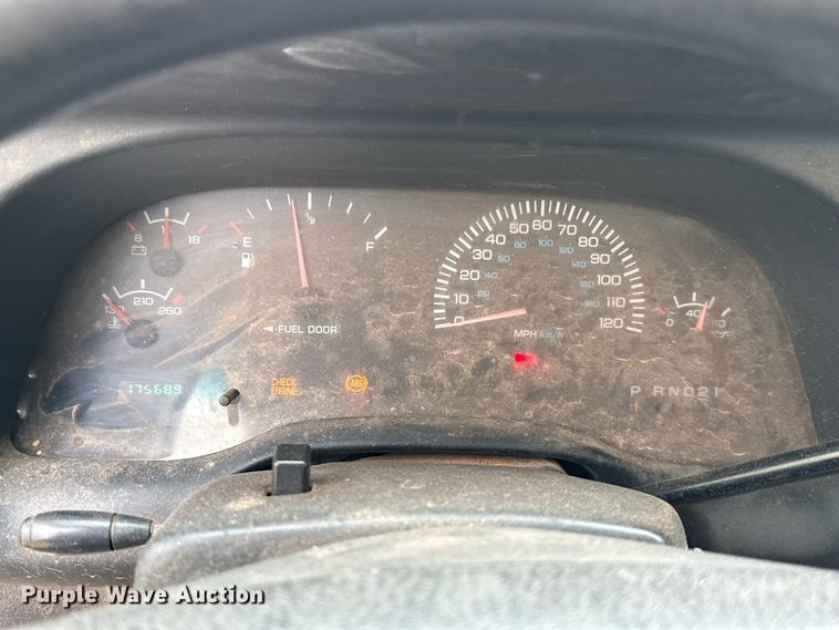 image for item FC4386 1999 Dodge Ram 2500 pickup truck