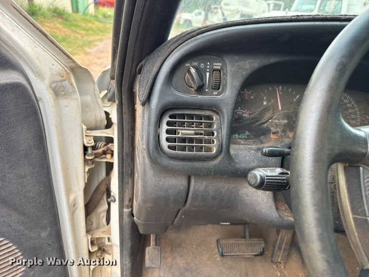 image for item FC4386 1999 Dodge Ram 2500 pickup truck