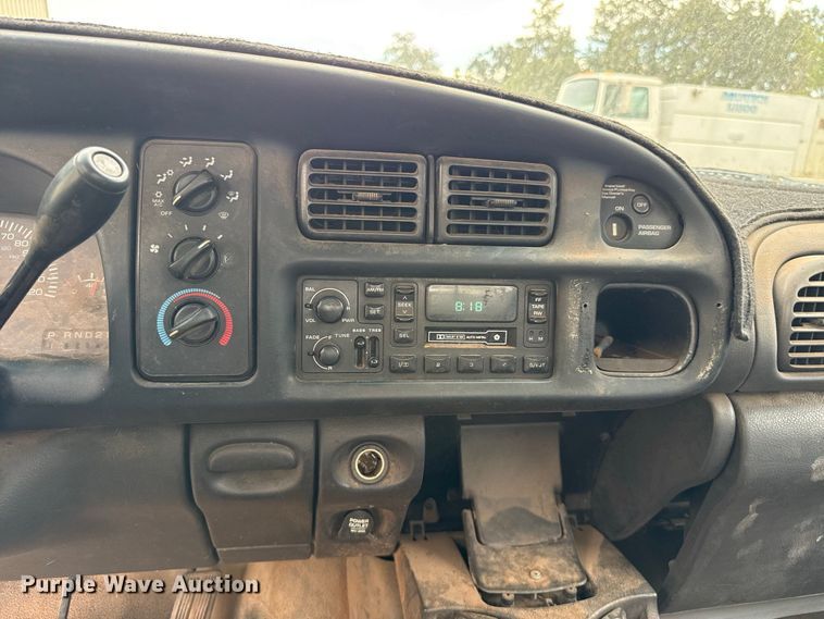 image for item FC4386 1999 Dodge Ram 2500 pickup truck