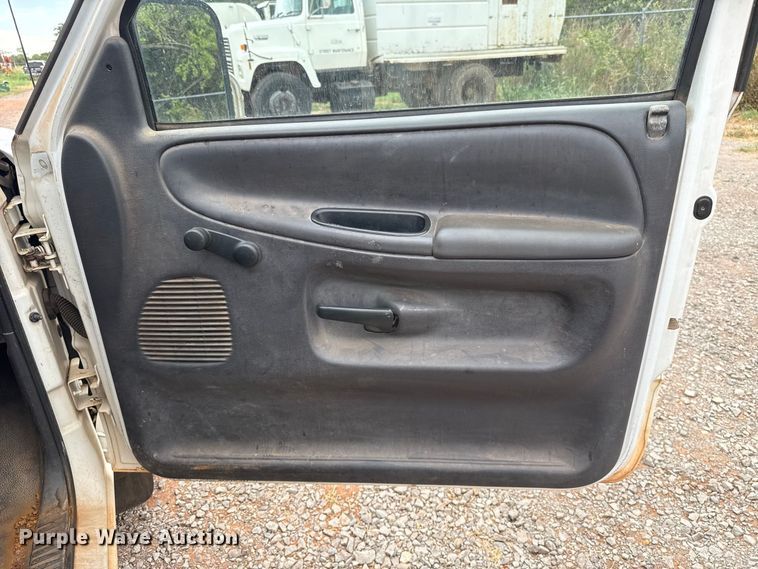 image for item FC4386 1999 Dodge Ram 2500 pickup truck