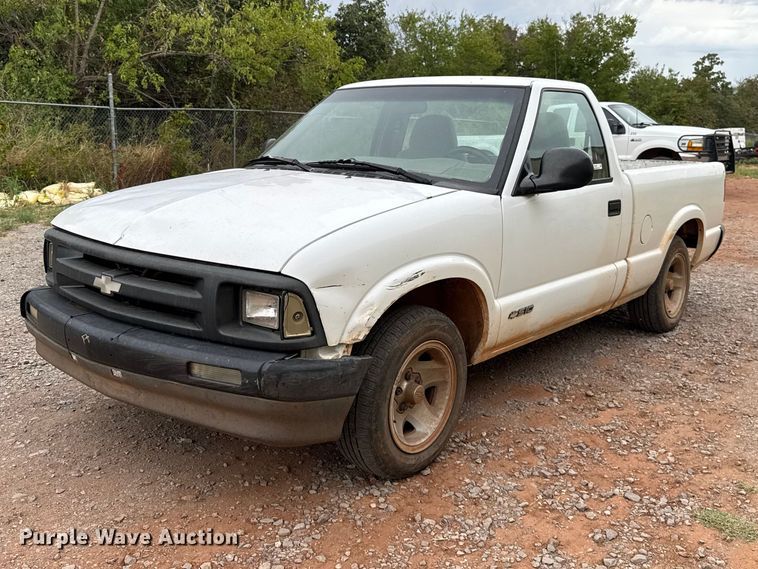 1997 Chevrolet S10 pickup truck