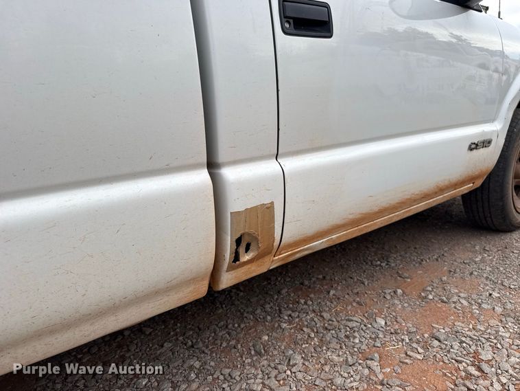 image for item FC4387 1997 Chevrolet S10 pickup truck