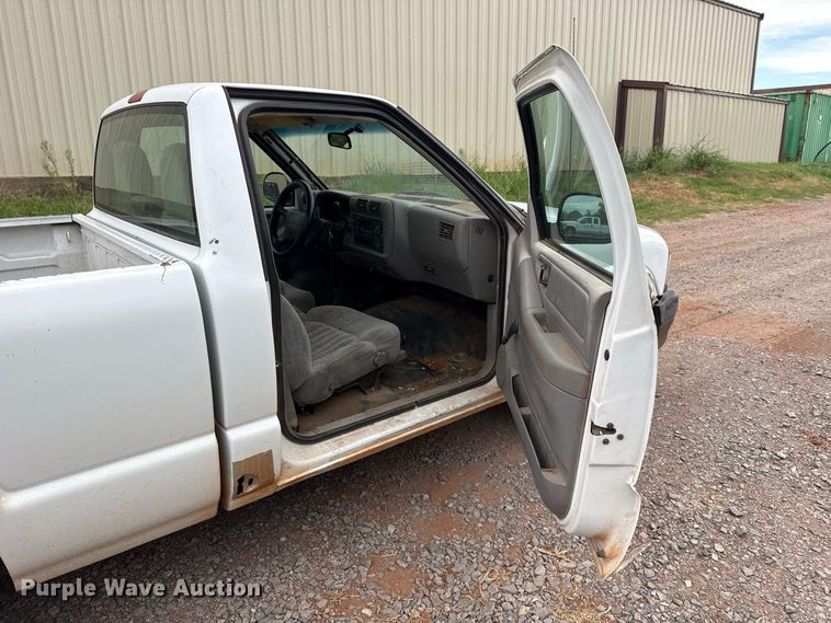 image for item FC4387 1997 Chevrolet S10 pickup truck