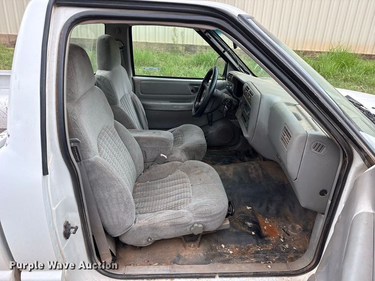 image for item FC4387 1997 Chevrolet S10 pickup truck