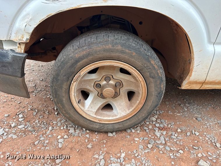 image for item FC4387 1997 Chevrolet S10 pickup truck