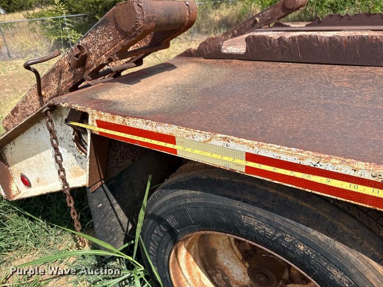 image for item FC4390 1997 Atoka drop deck equipment trailer