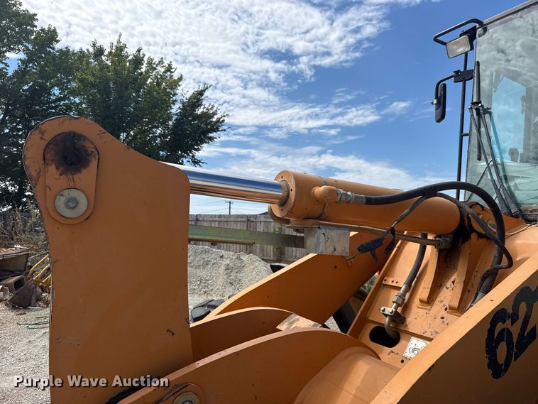 image for item FC4392 2006 Case 621D wheel loader