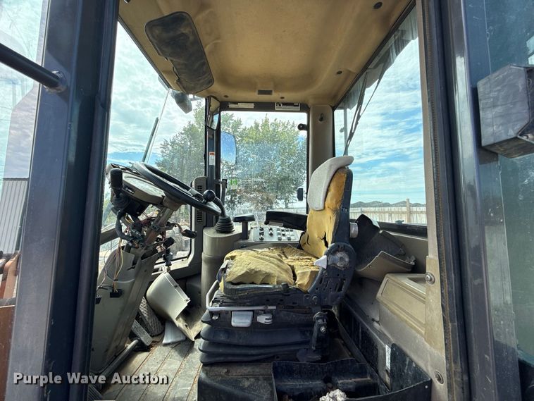 image for item FC4392 2006 Case 621D wheel loader