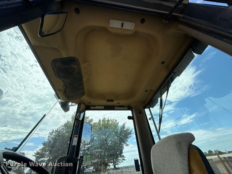 image for item FC4392 2006 Case 621D wheel loader