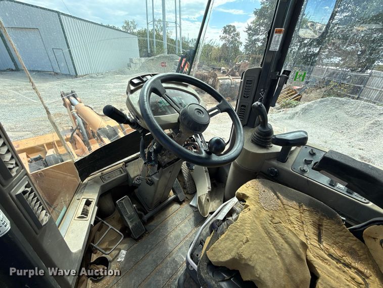 image for item FC4392 2006 Case 621D wheel loader