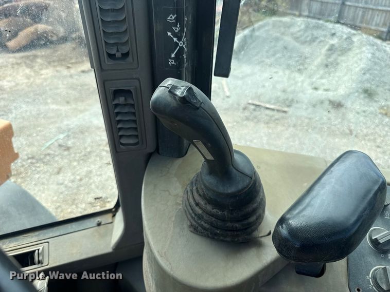 image for item FC4392 2006 Case 621D wheel loader