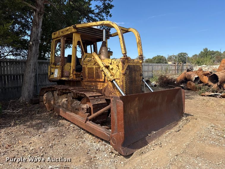 image for item FC4393 1980 Caterpillar D6D dozer