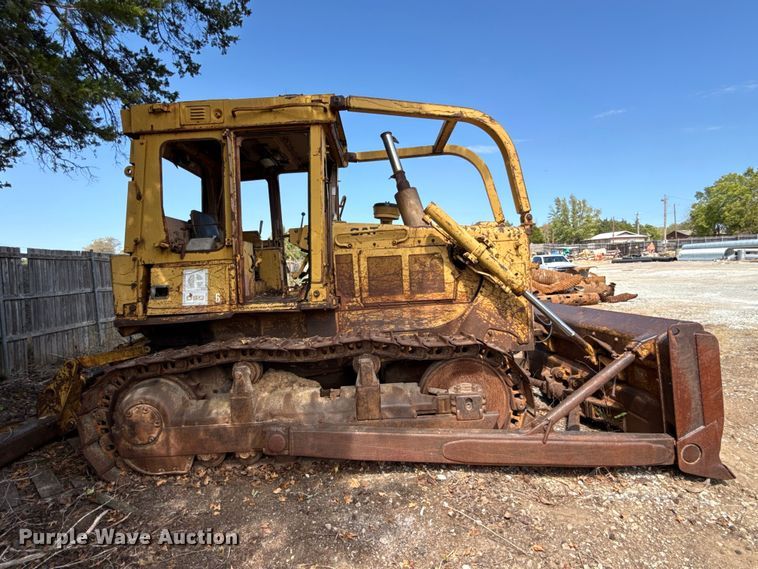 image for item FC4393 1980 Caterpillar D6D dozer