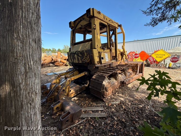 image for item FC4393 1980 Caterpillar D6D dozer