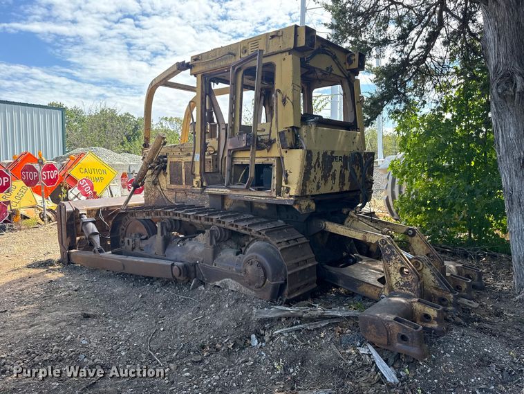 image for item FC4393 1980 Caterpillar D6D dozer