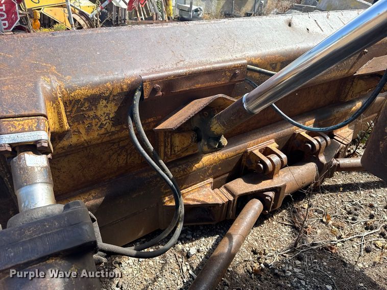 image for item FC4393 1980 Caterpillar D6D dozer