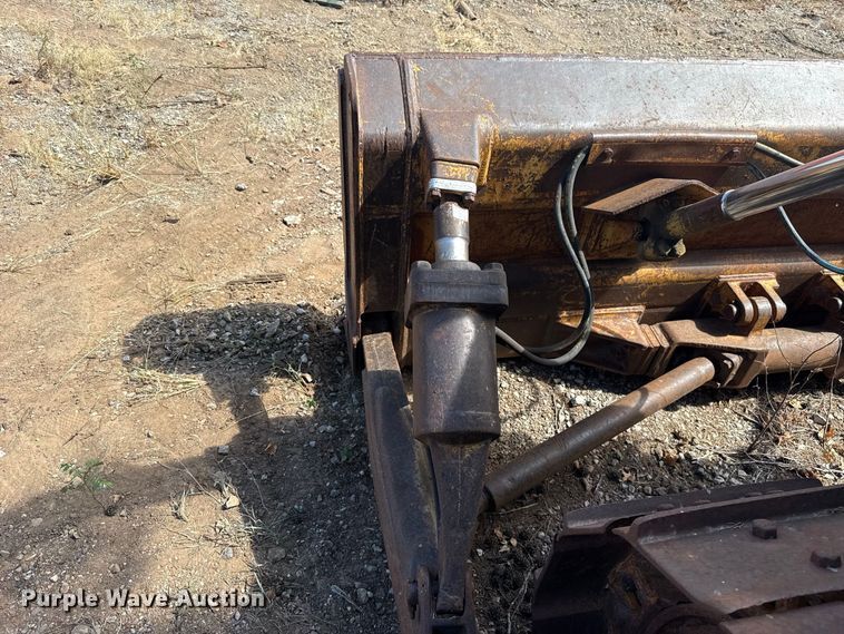 image for item FC4393 1980 Caterpillar D6D dozer